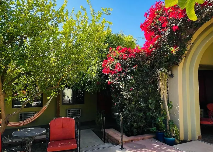 Los Arboles Hotel